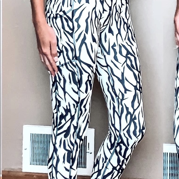 ZYIA Pants - Zyia Active Safari Brilliant leggings